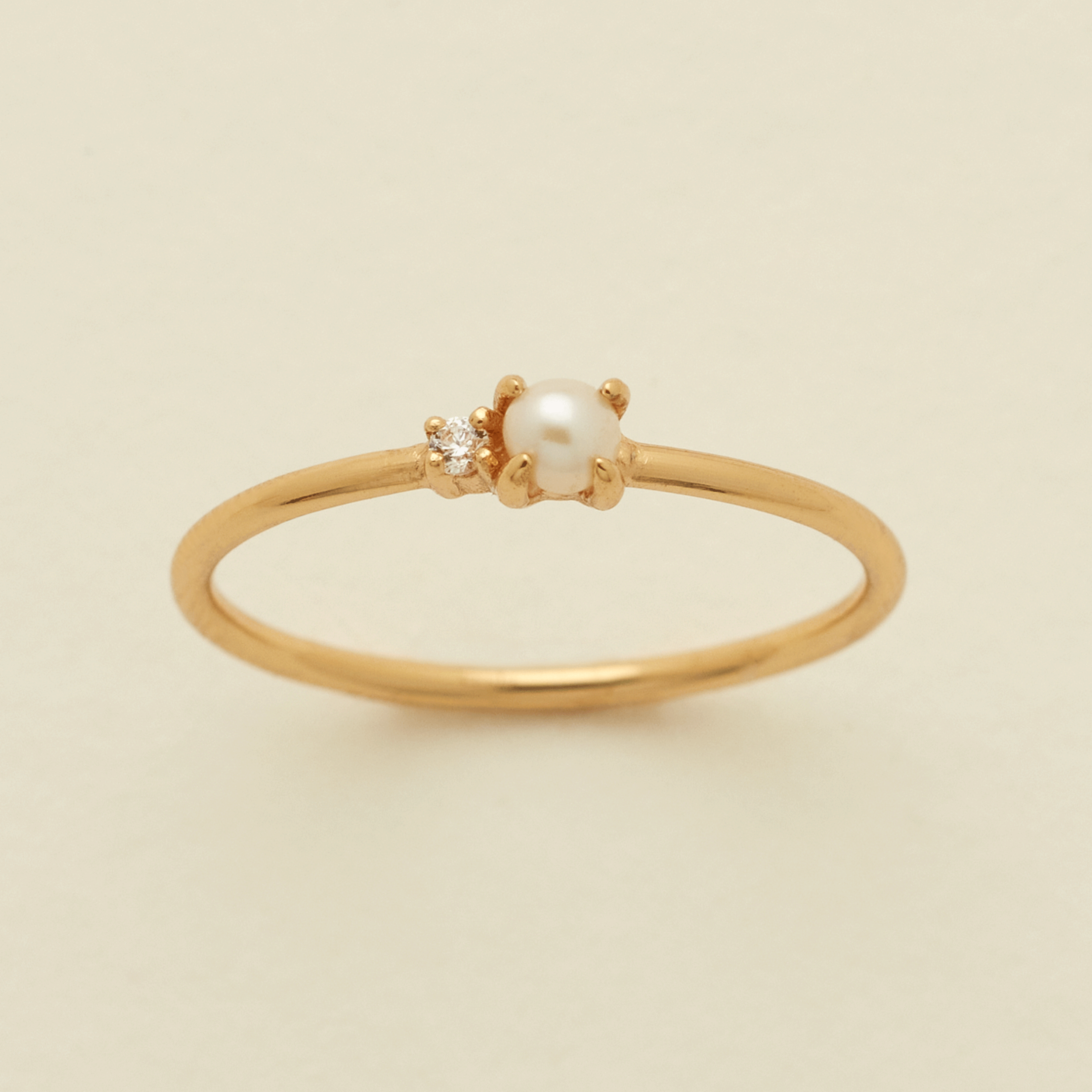 petite-pearl-ring-gold-vermeil-5-ring-29383111868489 Petite Pearl Ring - 图片 1