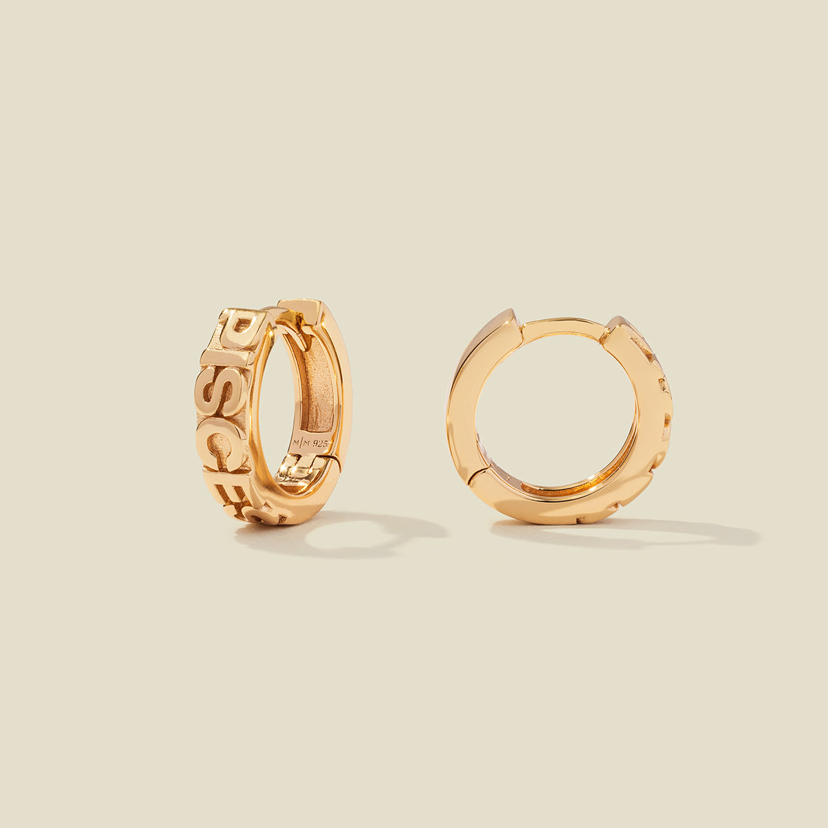 pisces-huggie-hoop-earrings-gold-vermeil-earring-30695520206921 Pisces Huggie Hoop Earrings | Final Sale - 图片 1
